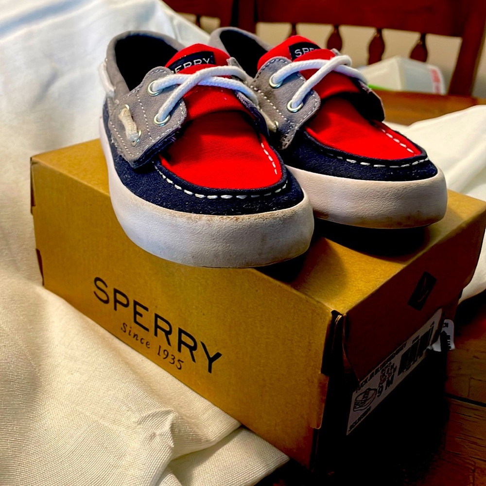 Sperry Tuck Jr Blue/Red/Grey children’s shoes